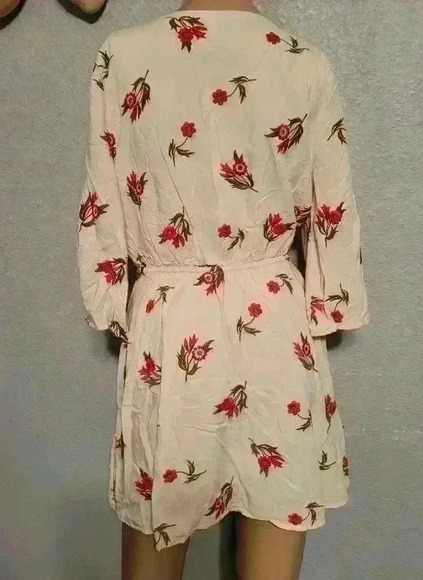 Lovers + Friends - Picture 5 of 7